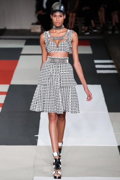 Look 11